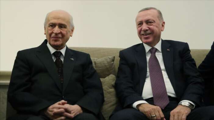 Oyların tamamını aldı! Erdoğan yeniden Genel Başkan seçildi! İlk tebrik Devlet Bahçeli'den...