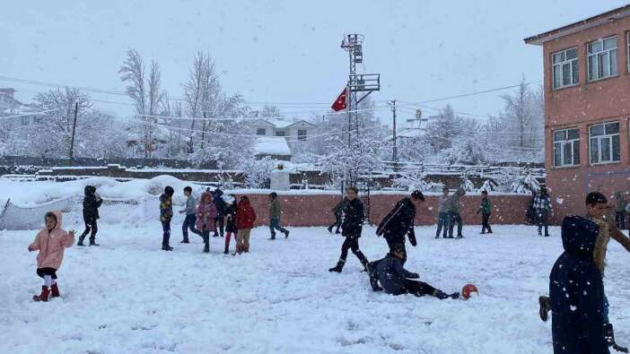 İstanbul'da pazartesi günü okullar tatil değil! Vali Gül'den son dakika açıklaması