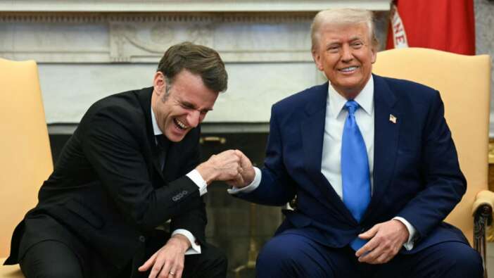 15 saniye tokalaşma, elde var sıfır! Macron, Fransa'ya eli boş döndü!