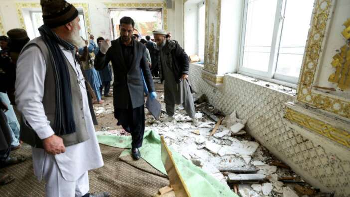 Pakistan'da Cuma namazını kana buladılar, bilanço ağırlaşıyor