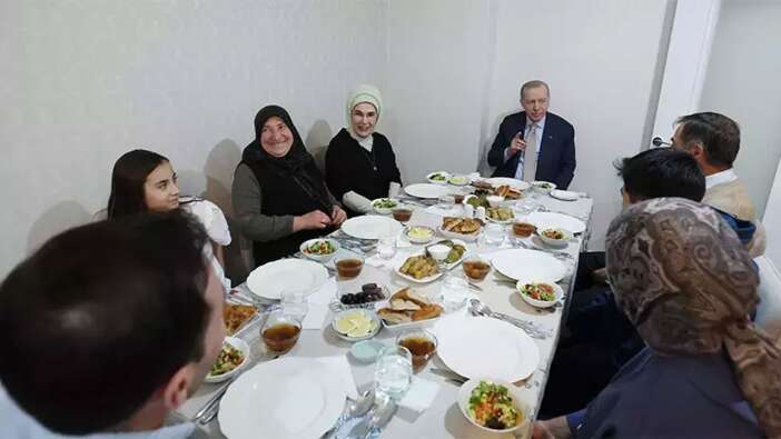 Sürpriz ziyaret! Cumhurbaşkanı Erdoğan Fidan ailesiyle iftar sofrasında buluştu