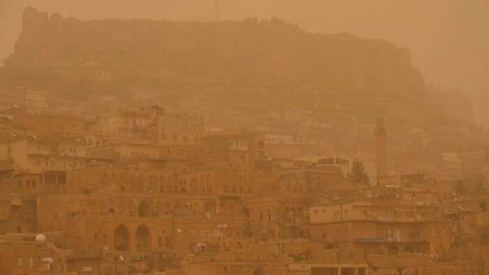 Meteoroloji'den fırtına ve toz taşınımı uyarısı! Bu illerde yaşayanlar dikkat: Maskesiz dışarı çıkmayın!