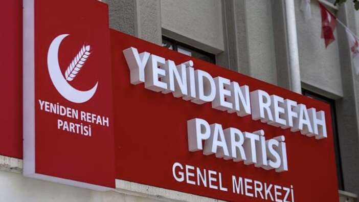 AK Partiye toplu geçiş... Yeniden Refah Partisi'nde arka arkaya istifalar