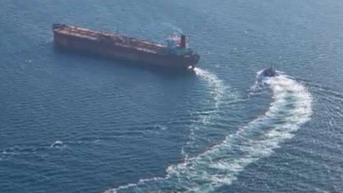 Beylikdüzü açıklarında gemi kazası! Konteyner gemisi 270 metrelik petrol tankerine çarptı
