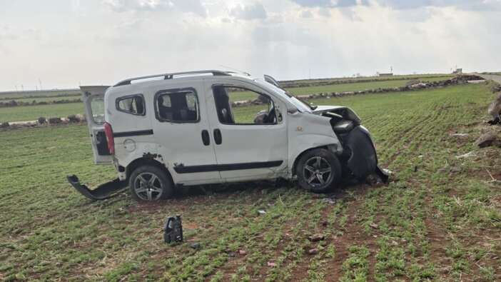 Şanlıurfa’da hafif ticari araç şarampole devrildi! Ölü ve yaralılar var...