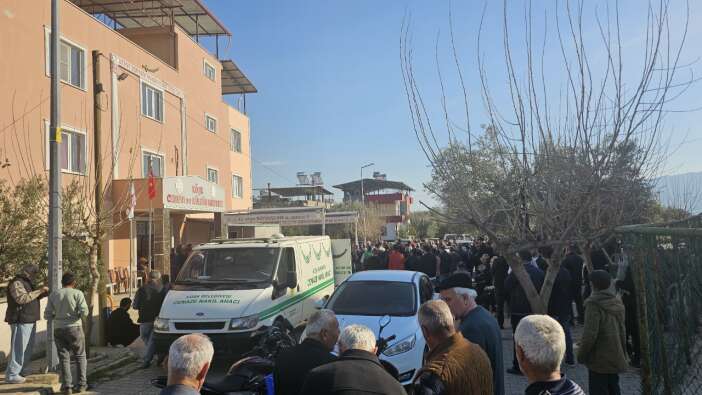 İzmir'de eski sevgilisinden şiddet gören kadın hayatını kaybetti
