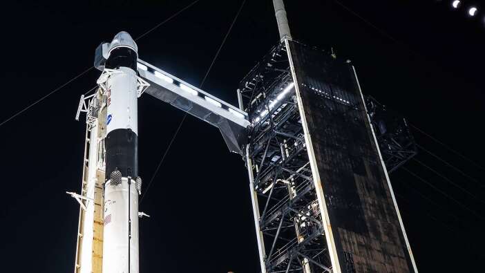Falcon-9 roketi canlı yayında! 4 astronotu kurtarma operasyonu başladı