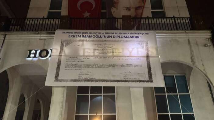 Artvin Hopa Belediyesi, Ekrem İmamoğlu'nun diplomasını belediye binasına astı