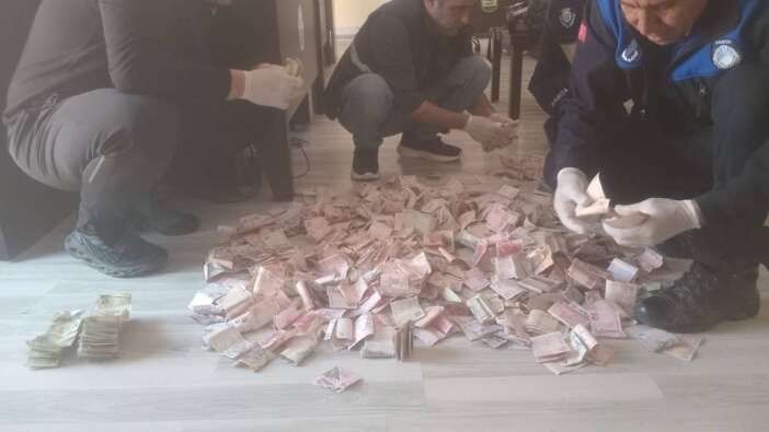 Antalya'da dilenciden çıkan parayı 5 zabıta 3 saatte sayabildi