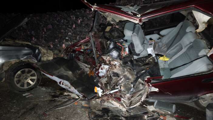 Bursa'da korkunç kaza! Otomobil ile kamyonet çarpıştı: 1 ölü, 3 yaralı