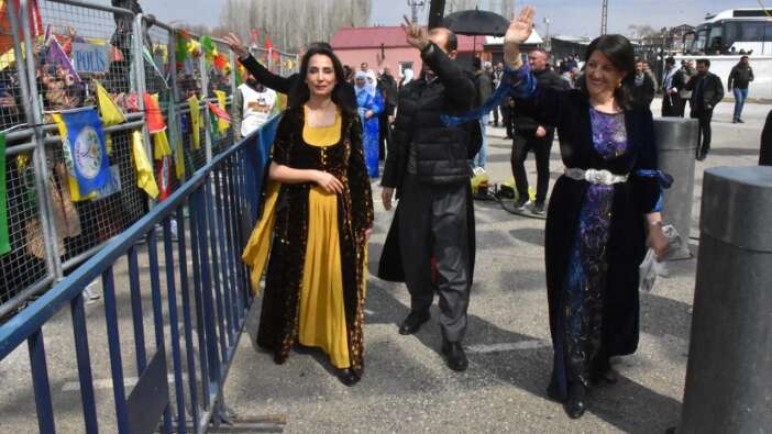 DEM Partililer Van ve Bitlis'te Nevruzu kutladılar