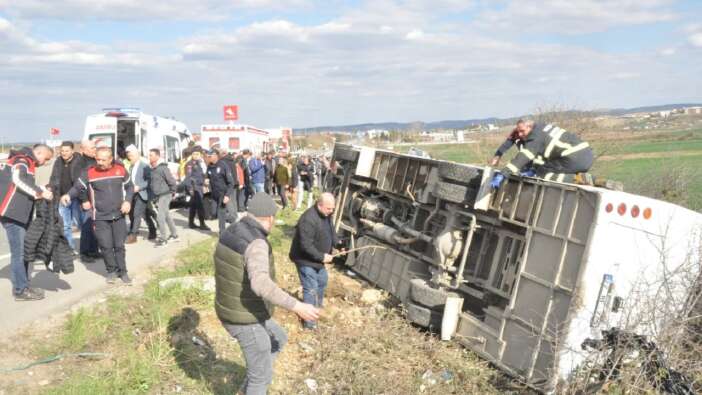 Edirne’de korkunç kaza! Öğrenci servisi devrildi: 27 yaralı
