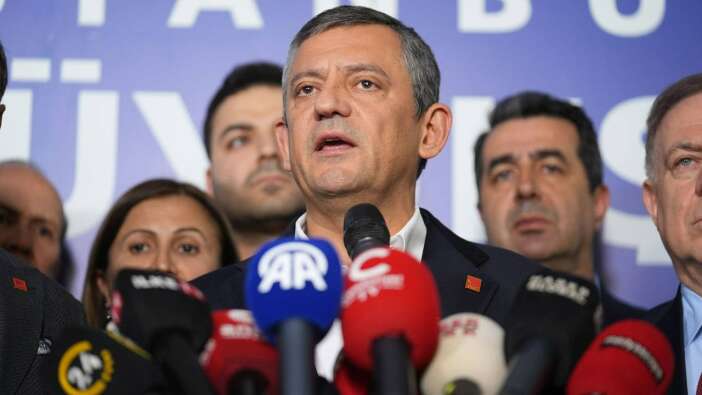 Özgür Özel’den sokak çağrısı: ‘Bu gece de durmayacağız!’