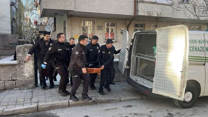 Kayseri'de korkunç cinayet: 17 yaşındaki kız tartıştığı öz annesini defalarca bıçaklayarak katletti!