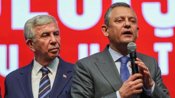 Özgür Özel, Mansur Yavaş'ın 'paçavra' çıkışı sonrası özür diledi!