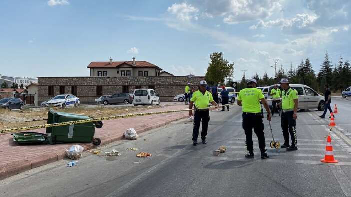 Konya'da korkunç kaza! Meram ilçesinde karşıdan karşıya geçen kadına otomobil çarptı...
