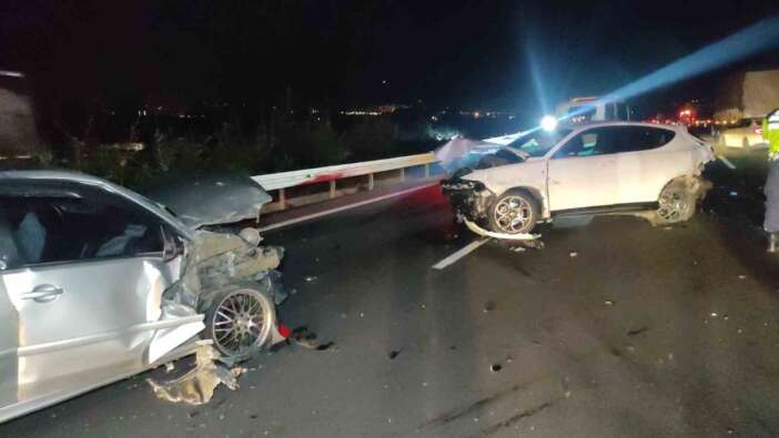 Dönüş yoğunluğunda kaza yaşandı! Otobanda 4 araç çarpıştı: 1 ölü, 7 yaralı