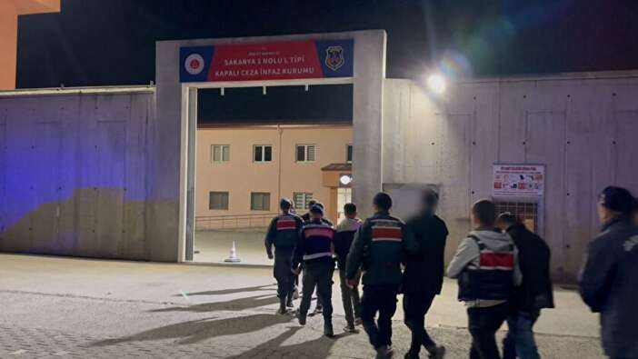Akıl almaz oyun! Kadın profilli sahte hesaplarla 500 milyonluk vurgun yaptılar!