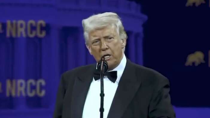 Diplomasinin sonu... Donald Trump'tan tartışma yaratacak çıkış: Bazı ülkeler beni arıyor, k*çımı öpüyorlar!