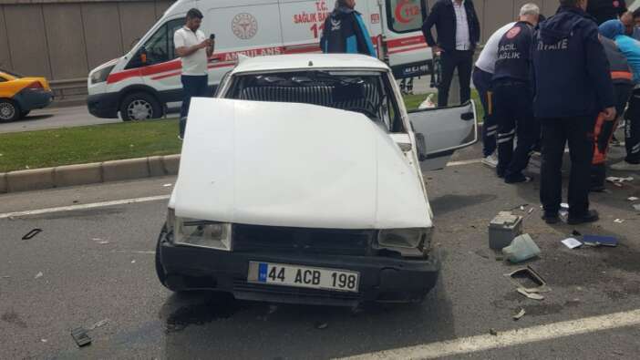 Malatya’da Tofaş faciası: Çekiciyle çarpıştı! 8 yaralı var...