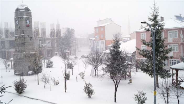 Tokat’ta kar yağışı hayatı etkiledi: Kar kalınlığı 10 santimetreye ulaştı