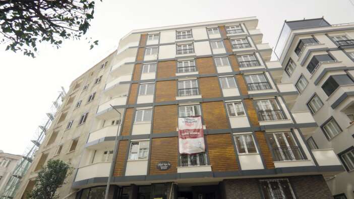 Bakan Kurum’dan “Yarısı Bizden” hikayesi: Emekli Sevim Yazıcı’nın evi yenilendi