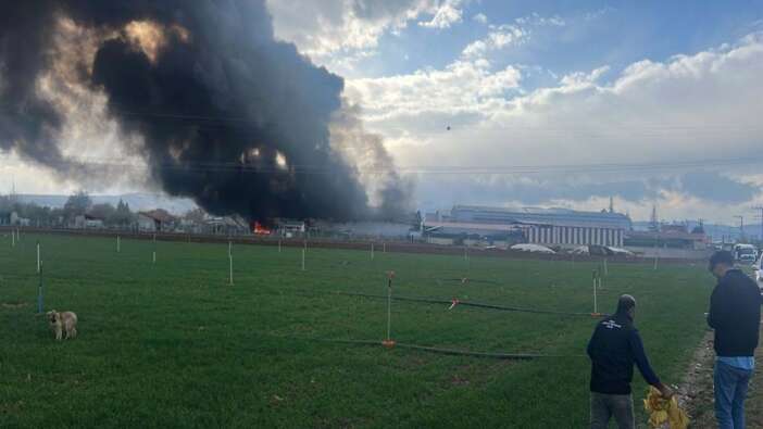 Konya’da tavuk çiftliğinde yangın: Kıvılcımlar alevlendirdi