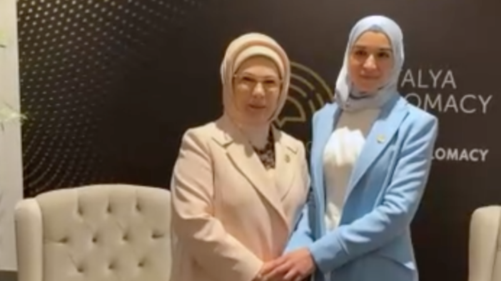 Emine Erdoğan ve Latife El Durubi’den Antalya’da barış ve dayanışma buluşması