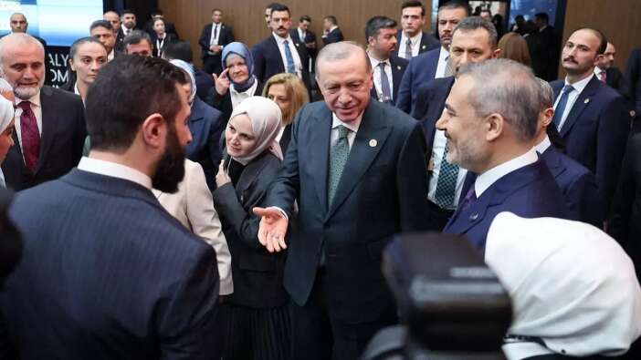 Cumhurbaşkanı Erdoğan Suriye Cumhurbaşkanı Şara ile görüştü! Küresel gündem başlıkları ele alındı...