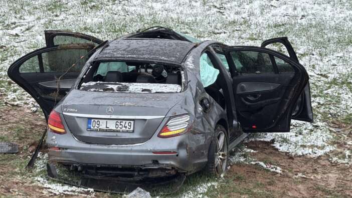 Sivas'ta mutlu gün faciaya dönüştü! Nişana giderken kaza yaptılar