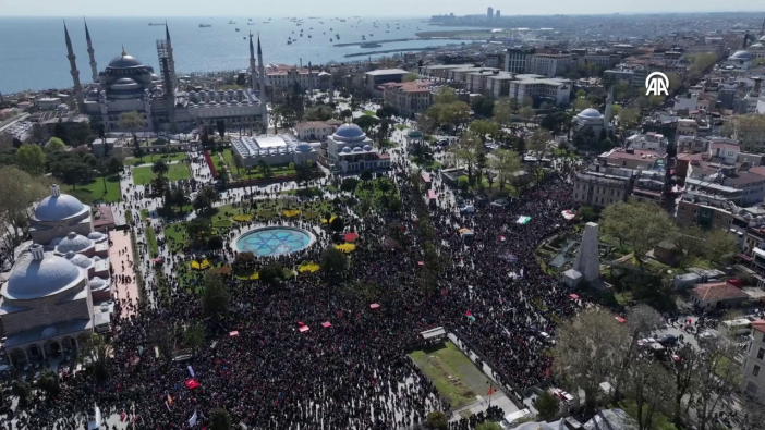 İstanbul'dan dünyaya mesaj! Ayasofya'da on binler Gazze için ayakta: "Gazze ölüyor ayağa kalk"