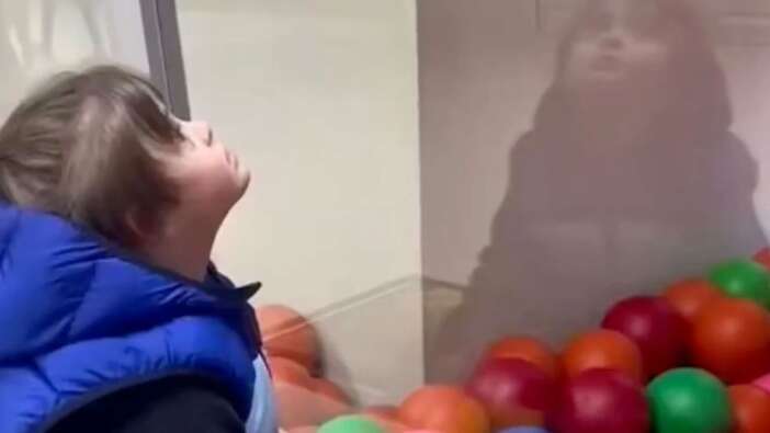 Gözyaşlarında boğulacaksınız! Ankara'da Down sendromlu çocuğu oyun alanına almayan 5 AVM çalışanı gözaltına alındı