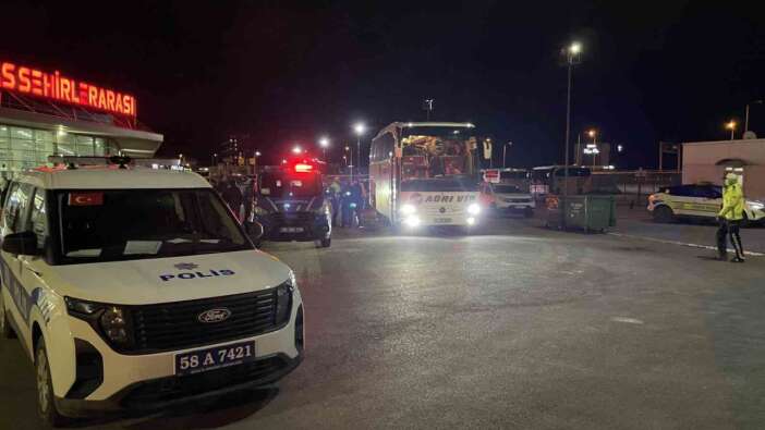 Sivas'ta ilginç kaza ihbarı! Üzerinden geçti durmadı, otogara giderken kendini ihbar etti...