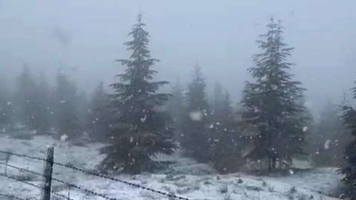 Elazığ'ın doğası beyaza büründü! Yüksek kesimlerinde kar yağışı başladı
