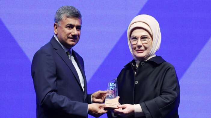Emine Erdoğan’a Küresel Donörler Forumu’nda En İyi Kadın Lider Ödülü takdim edildi
