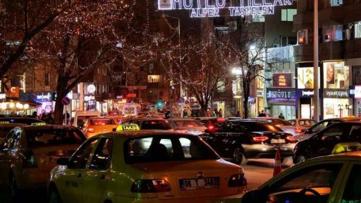 İstanbul'un en lüks caddeleri belli oldu! Metrekaresi 250 dolar