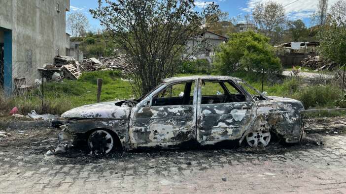 Tekirdağ’da şok eden görüntü! Park halindeki otomobil küle döndü