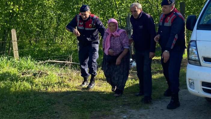 Sakarya’da mucize kurtuluş! Zihinsel engelli kadın yol kenarında bulundu