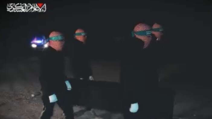 Kassam Tugayları’ndan İsrailli esir ailelerine: Çocuklarınız siyah tabutlarla dönecek