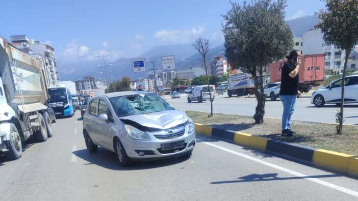 Hatay’da feci kaza! Yaya geçidinde otomobil çarptı, 1 ölü, 1 ağır yaralı