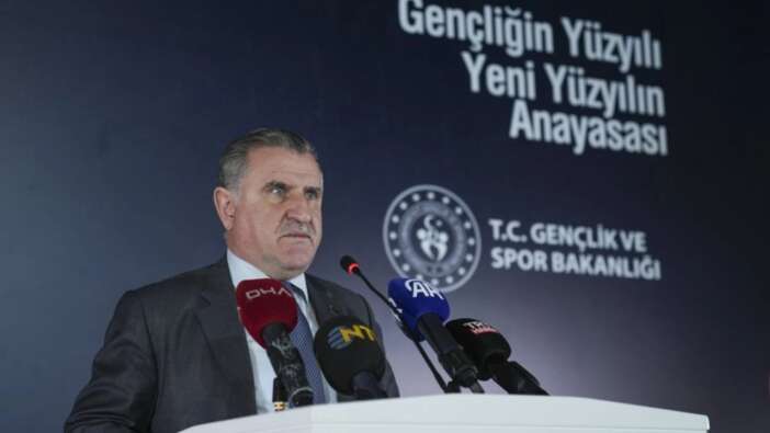 Bakan Bak, gençlerle buluştu! Sizler bu ülkeyi yöneteceksiniz