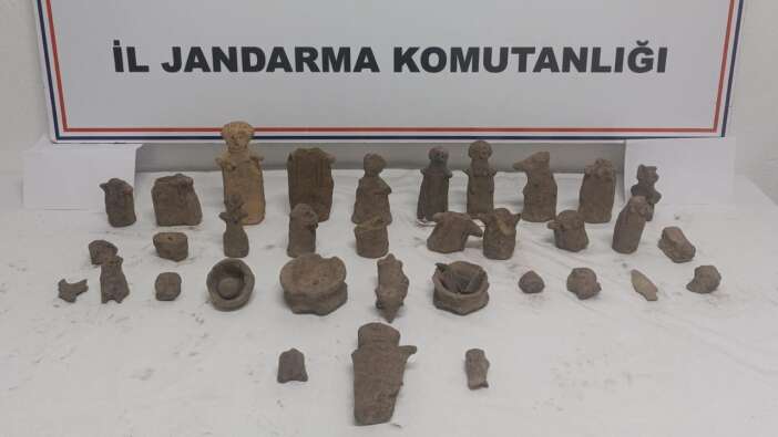 Muş’ta tarihi eser kaçakçılığına darbe! 42 obje ele geçirildi