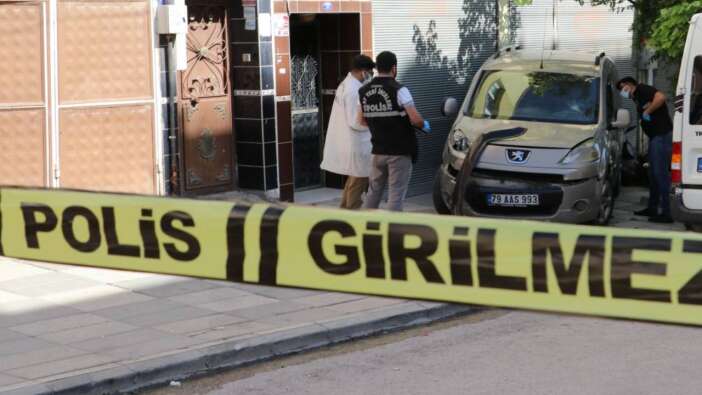 Kendisini taciz ettiğini iddia ettiği arkadaşını tabancayla vurarak öldürdü