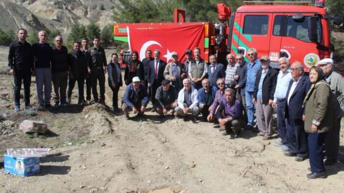 Kastamonu Tosya’da emekli öğretmenlerden doğaya vefa: 200 fidanla hatıra ormanı