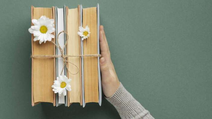 Kitap Hediye Günü 20 Nisan'da... #BendenSana etiketiyle hediyeni sosyal medyada paylaş