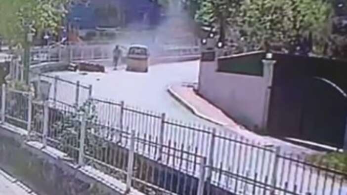 Kocaeli’de feci kaza! Taksi ile motosiklet kafa kafaya çarpıştı, sürücü ağır yaralı