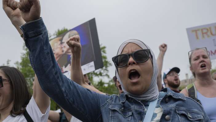 Trump yönetimine karşı Beyaz Saray'ın önünde protesto gösterileri yapıldı