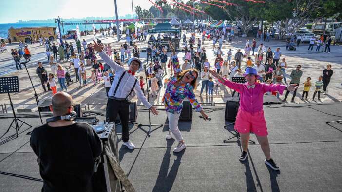 Uluslararası Mersin Çocuk Festivali’, Özgecan Aslan Barış Meydanında başladı