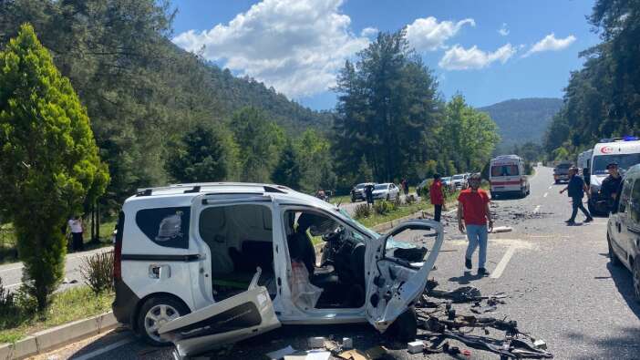 Marmaris'te karayolu savaş alanına döndü: 1 ölü, 4 yaralı
