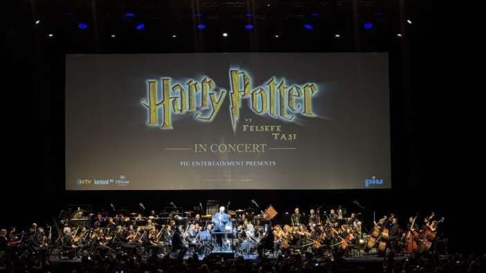 Harry Potter ve Felsefe Taşı'nın müzikleri 100 kişilik orkestrayla yorumlandı